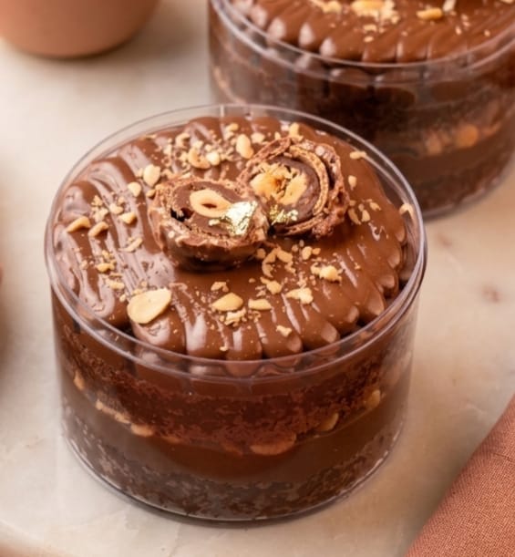 Hazelnut Kunafa Crunch Brownie Tub